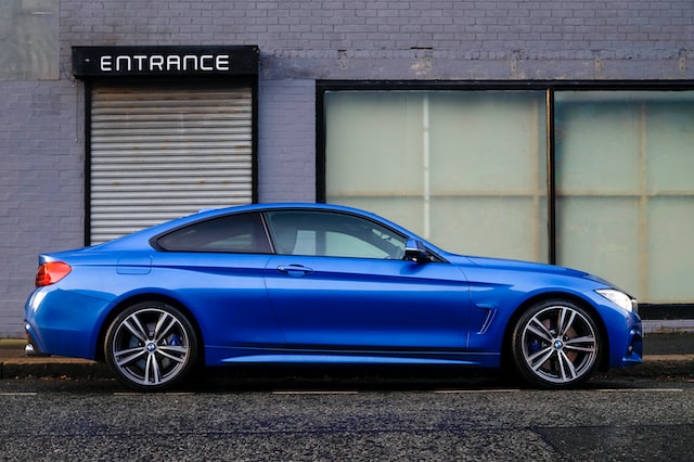 Po jūsų automobiliu slepiasi lobis: platina, paladis ir rodis kasdienėje mašinoje