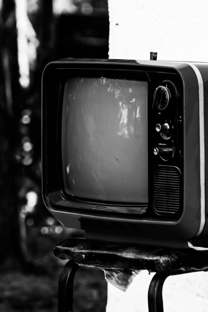 Televizoriaus ekranas temsta ar mirga: kada verta taisyti ir kur kreiptis Vilniuje